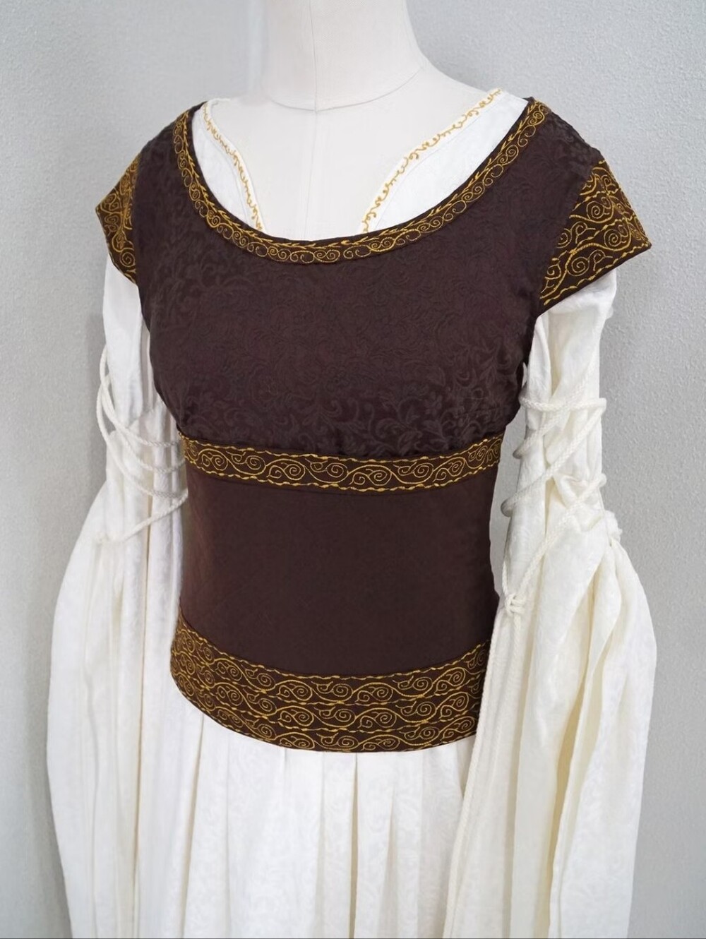 Eowyn Shieldmaiden Dress Lord Of The Rings Rohan Princess Cosplay Costume - Picture 2 of 12